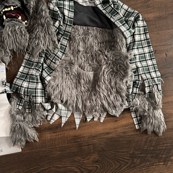 California Costumes Gray Werewolf Outfit for Kids - Picture 3 of 6